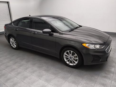 Used 2019 Ford Fusion SE FWD image 11