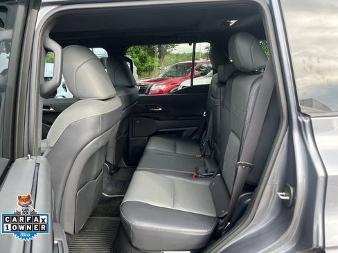 Used 2025 Lexus GX 550 w/ Accessory Package (2T) AWD/4WD image 27