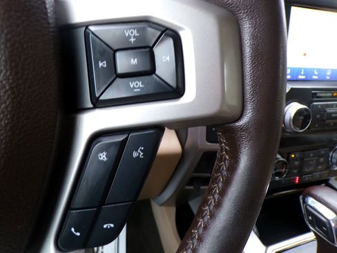 Used 2019 Ford F150 Lariat w/ Equipment Group 502A Luxury AWD/4WD image 33