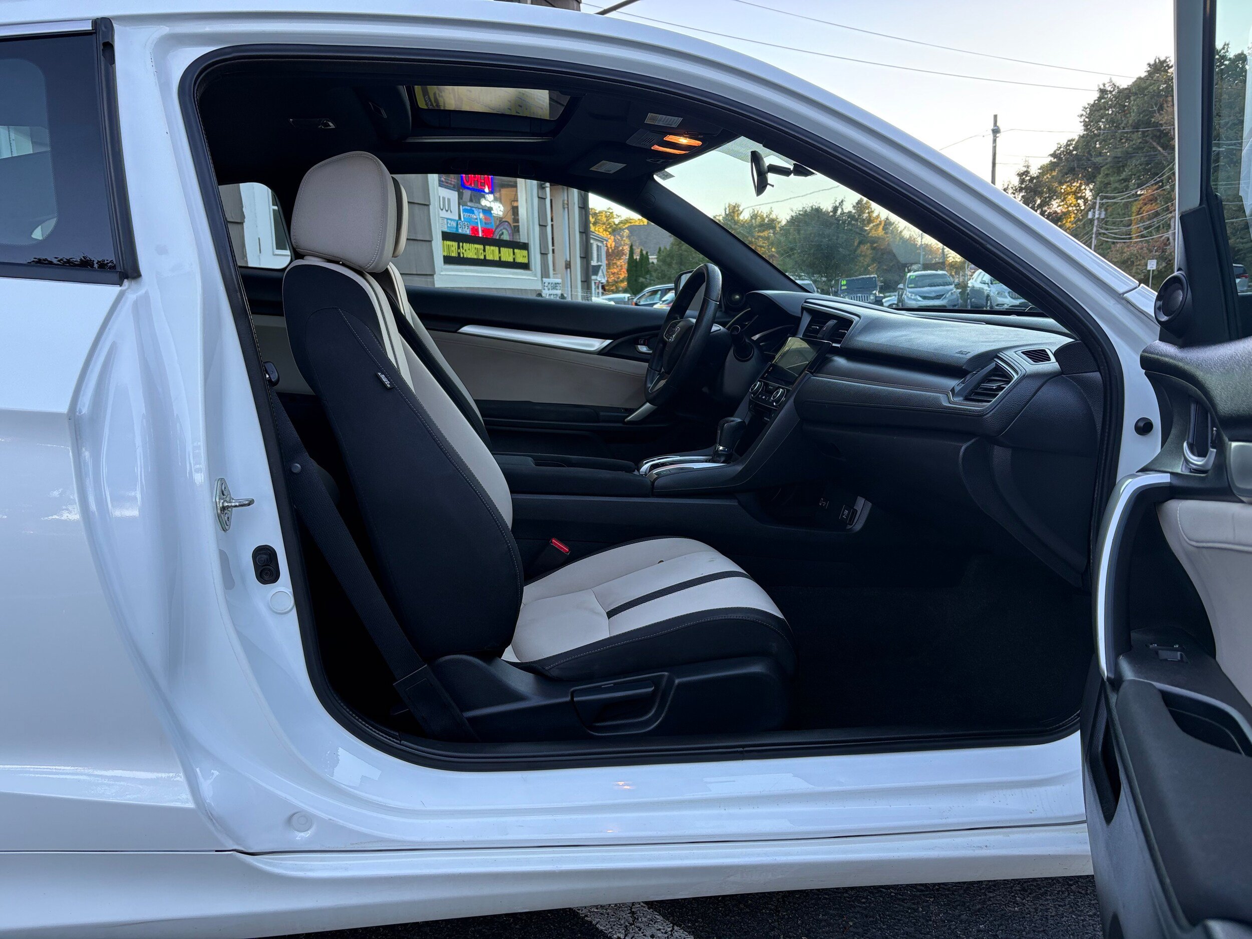Used 2016 Honda Civic EX-T image 17