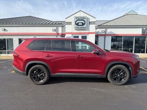 Used 2024 Toyota Grand Highlander Limited image 12