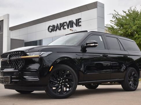 New 2026 Lincoln Navigator Reserve w/ Jet Appearance Package image 8