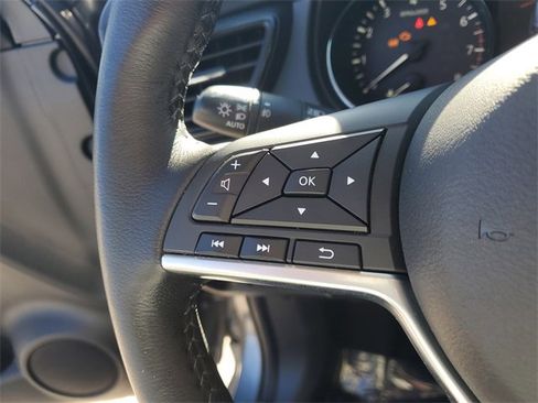 Used 2018 Nissan Rogue SL w/ Premium Package image 23