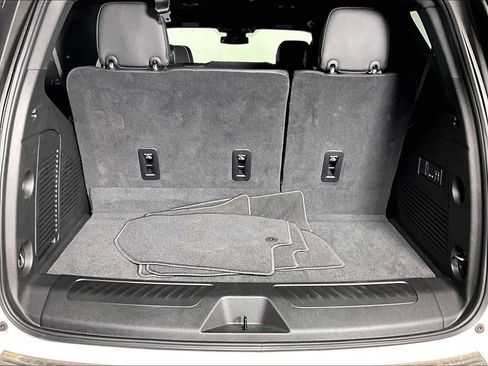 Used 2025 GMC Yukon Elevation RWD image 29