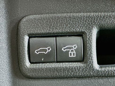 Used 2023 Subaru Solterra AWD image 30