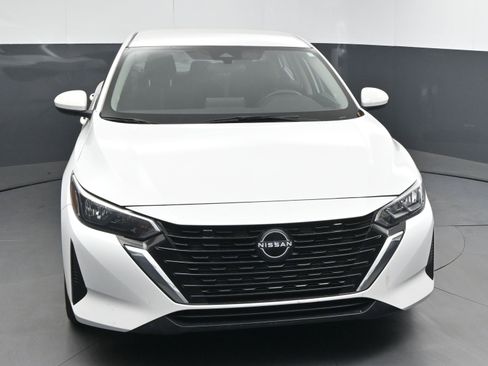 Certified 2024 Nissan Sentra SV image 2