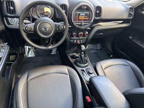 Used 2019 MINI Cooper Countryman w/ Premium Package image 8
