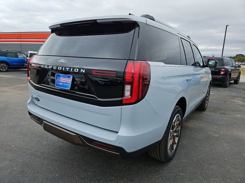New 2025 Ford Expedition King Ranch image 11