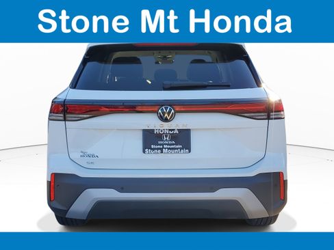 Used 2025 Volkswagen Tiguan SE image 5