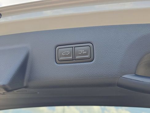 New 2026 Kia Carnival EX FWD image 11