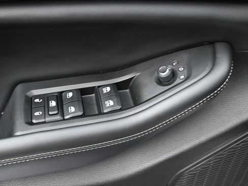 Certified 2024 Jeep Grand Cherokee Altitude image 11