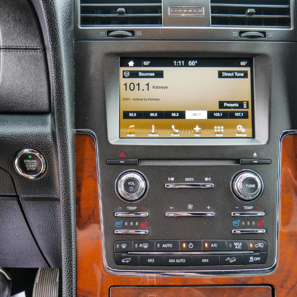 Used 2016 Lincoln Navigator Select AWD/4WD image 36