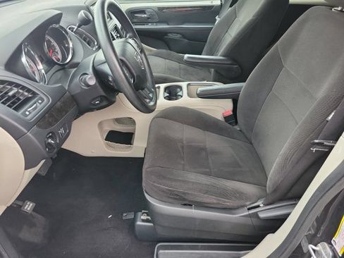 Used 2012 Dodge Grand Caravan SXT FWD image 4