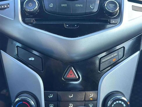 Used 2016 Chevrolet Cruze LT w/ Technology Package image 37