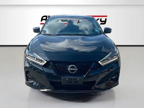 Used 2023 Nissan Maxima SR w/ Sport Mat Group FWD image 2