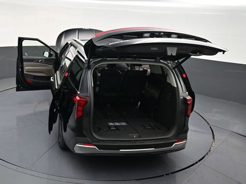 Used 2025 Kia Carnival SX image 33