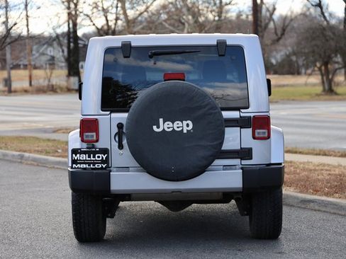 Used 2018 Jeep Wrangler Sahara w/ Connectivity Group image 3