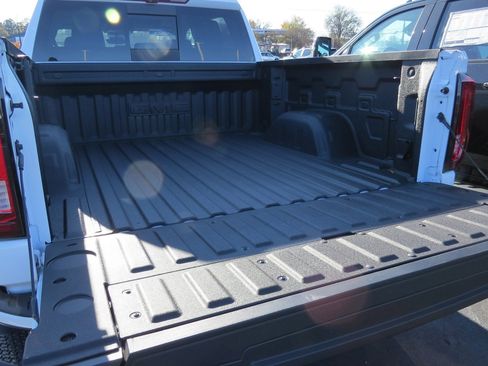 New 2025 GMC Sierra 1500 AT4 w/ AT4 Premium Package image 11