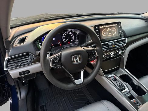 Used 2018 Honda Accord EX image 18