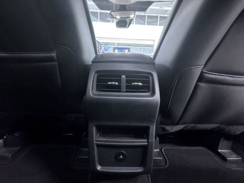 Used 2024 Ford Edge SEL image 39