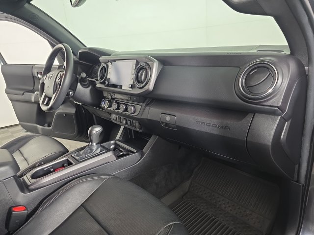 Used 2023 Toyota Tacoma TRD Off-Road w/ TRD Premium Off Road Package AWD/4WD image 31