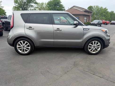 Used 2017 Kia Soul + FWD image 3