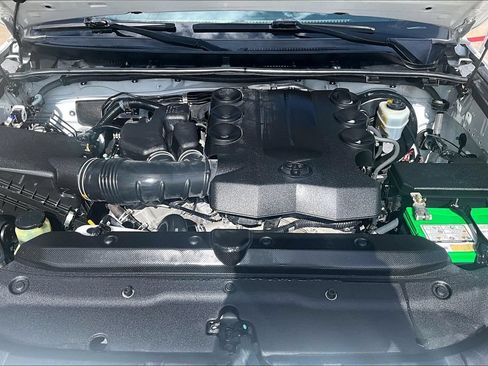 Used 2017 Toyota 4Runner SR5 RWD image 13