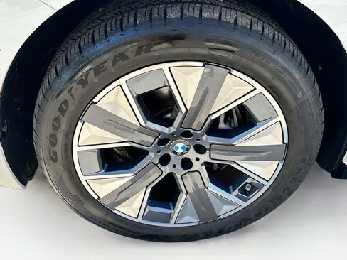 Used 2026 BMW iX xDrive60 image 35