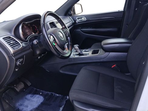 Used 2021 Jeep Grand Cherokee Laredo image 18