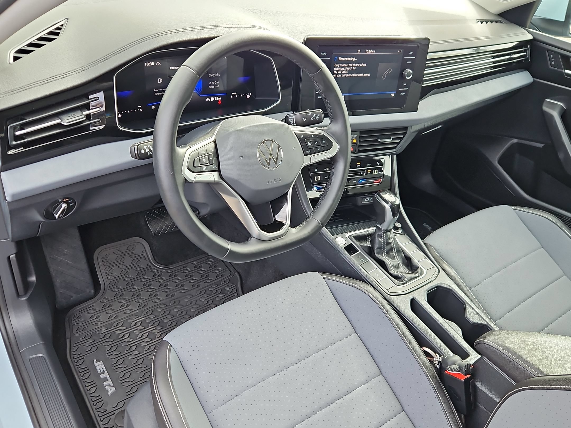 Used 2025 Volkswagen Jetta SE w/ Sunroof Package FWD image 12