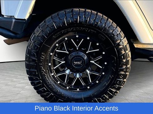 Used 2017 Jeep Wrangler Unlimited Sahara image 31