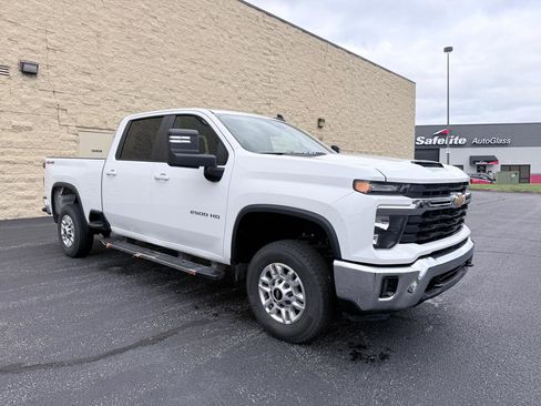 Used 2025 Chevrolet Silverado 2500 LT w/ Convenience Package AWD/4WD image 7
