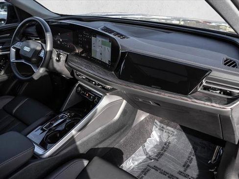 Certified 2025 Audi Q5 Premium Plus w/ Premium Plus image 24