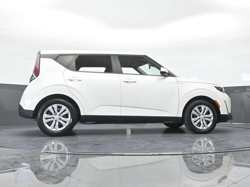 Used 2023 Kia Soul LX FWD image 57
