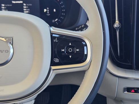 New 2026 Volvo XC60 B5 Ultra w/ Protection Package Premier image 30