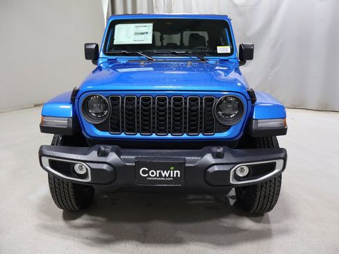 New 2026 Jeep Gladiator Sport AWD/4WD image 2