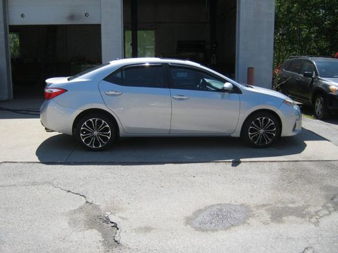 Used 2014 Toyota Corolla S w/ Driver Convenience Package FWD image 4