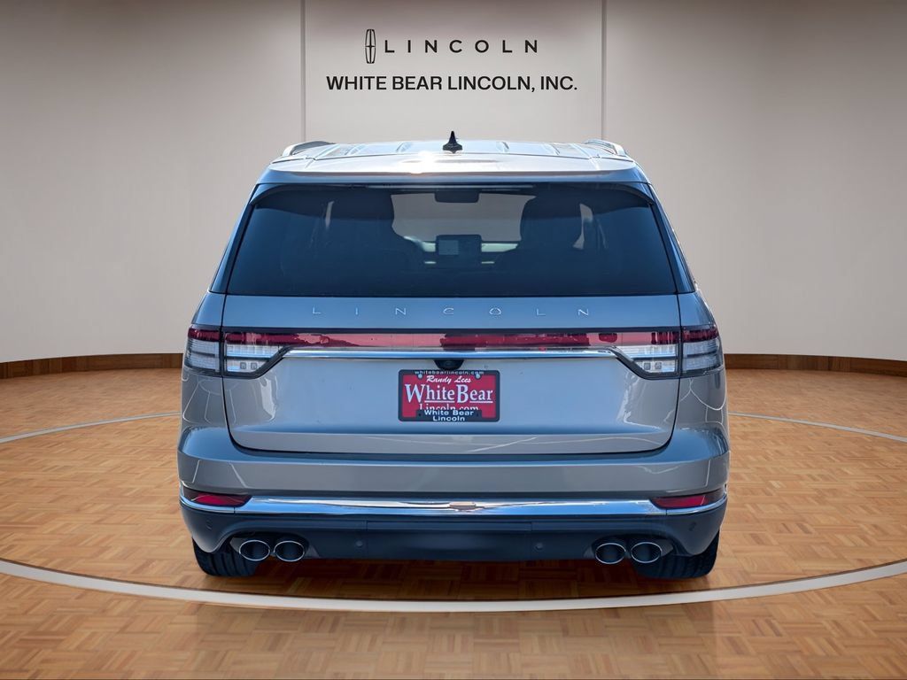 Used 2023 Lincoln Aviator Reserve w/ Equipment Group 201A RWD image 6