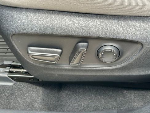 Used 2022 Toyota RAV4 XLE w/ Convenience Package image 25