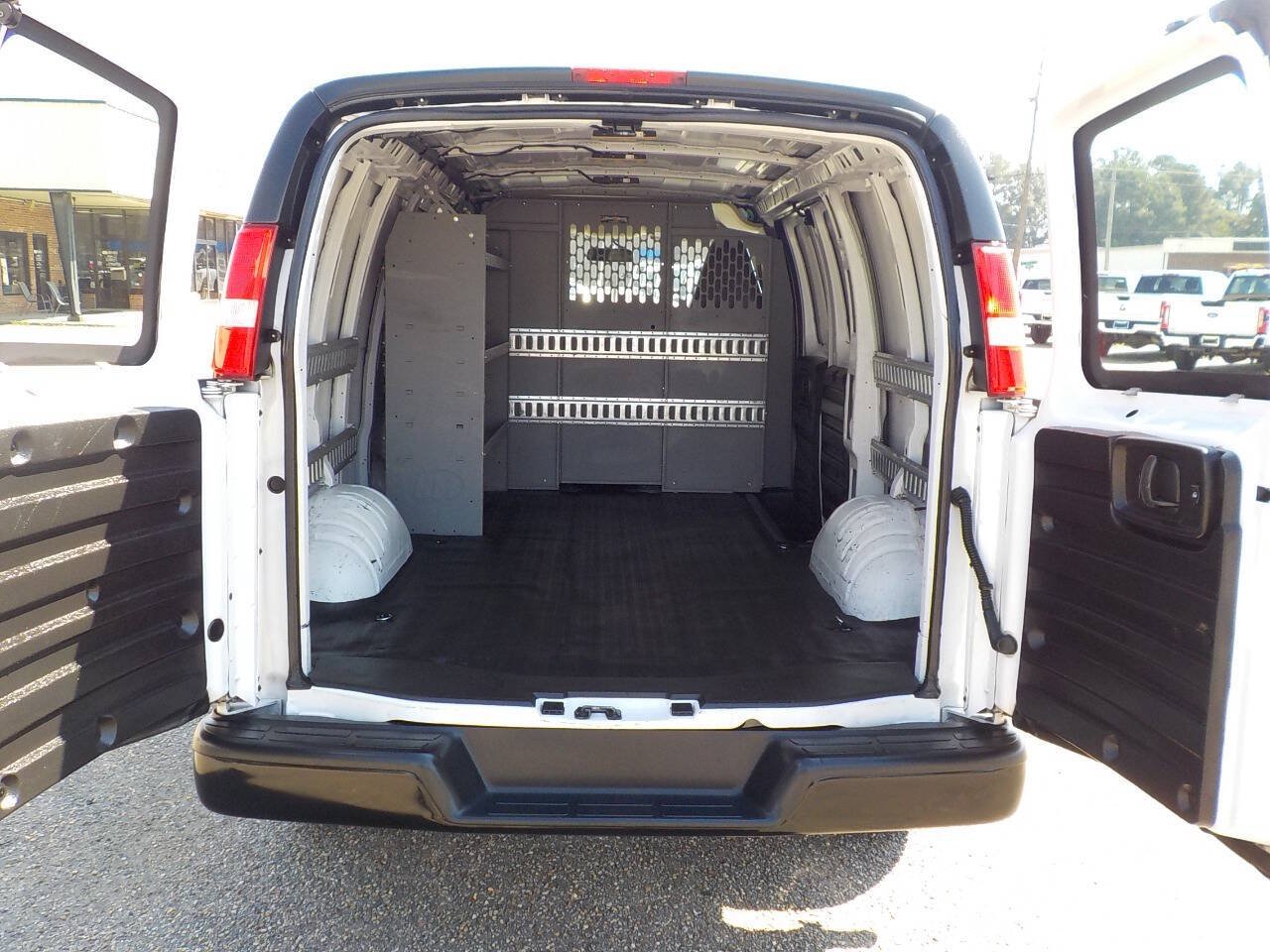 Used 2021 Chevrolet Express 2500 w/ Driver Convenience Package RWD image 19