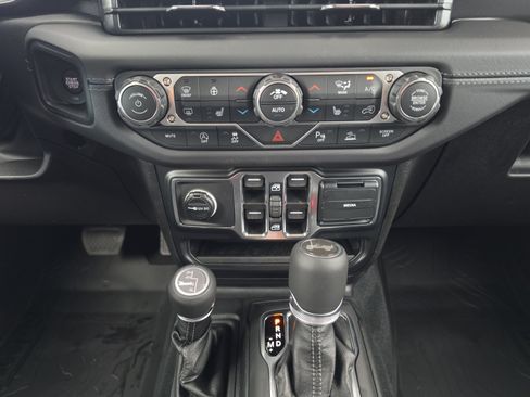 New 2026 Jeep Wrangler Unlimited Sahara AWD/4WD image 20