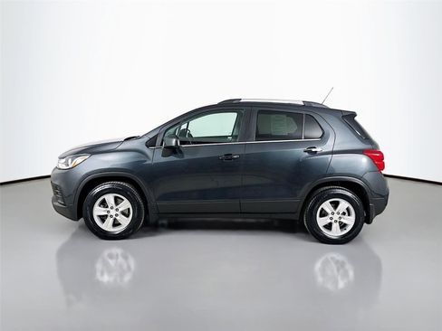 Used 2018 Chevrolet Trax LT w/ LT Convenience Package image 6