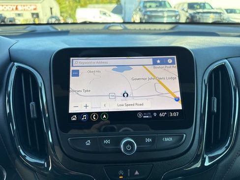Used 2022 Chevrolet Equinox RS w/ Infotainment Package AWD/4WD image 3