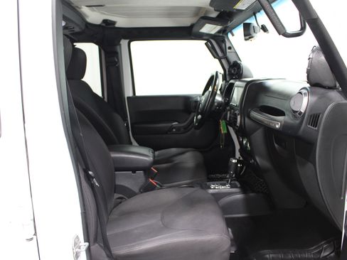 Used 2015 Jeep Wrangler Unlimited Sport w/ Quick Order Package 24S AWD/4WD image 20