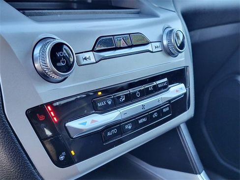 Certified 2022 Ford Explorer XLT w/ Equipment Group 202A image 24