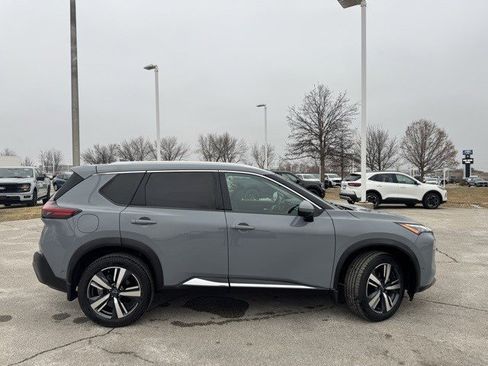 Used 2022 Nissan Rogue SL w/ SL Premium Package image 10