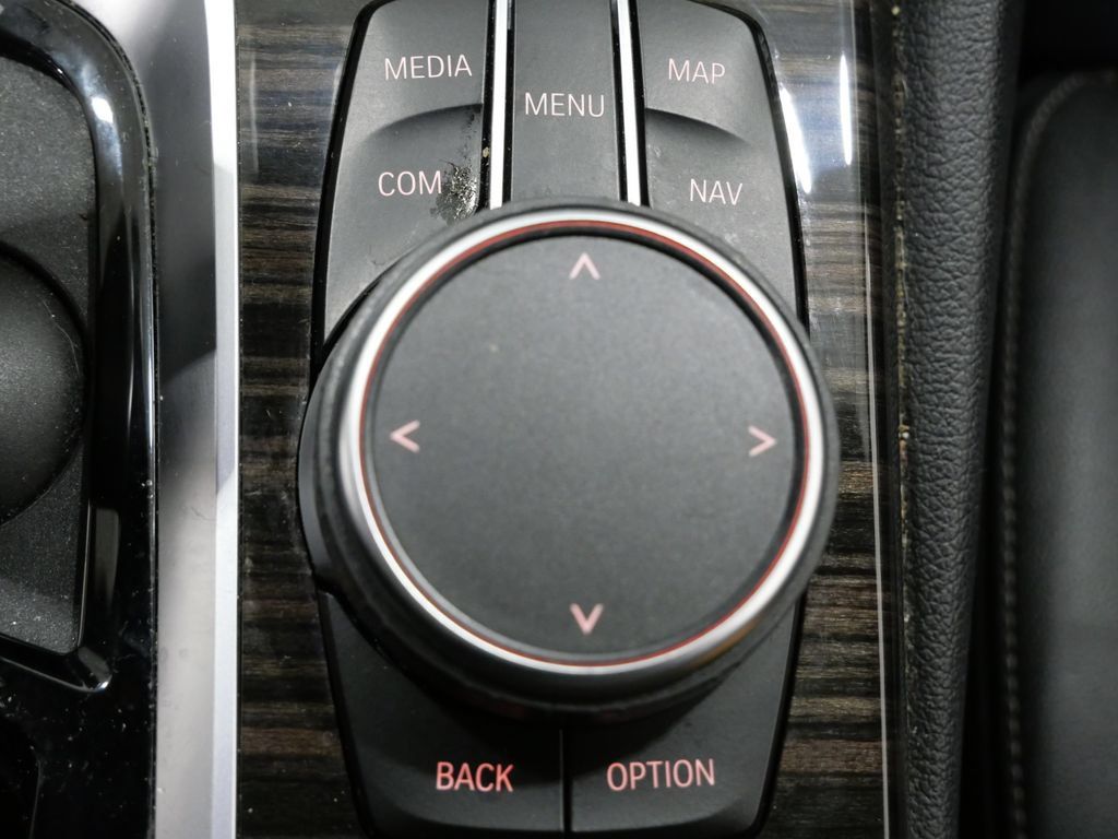 Used 2023 BMW 530i xDrive w/ Convenience Package AWD/4WD image 22