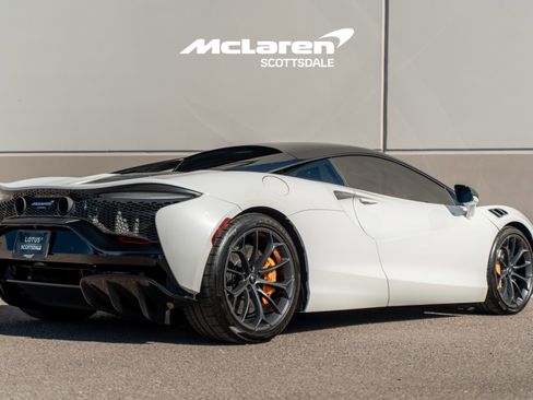 Used 2023 McLaren Artura image 7