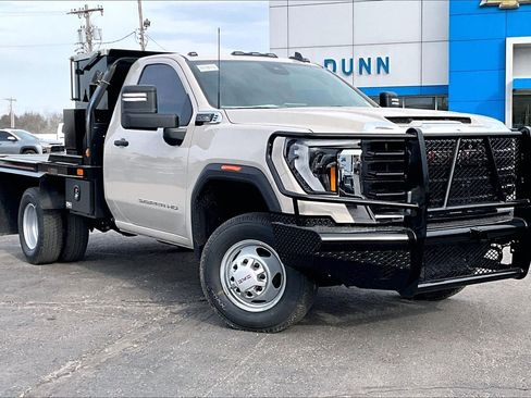 New 2026 GMC Sierra 3500 Pro AWD/4WD image 2