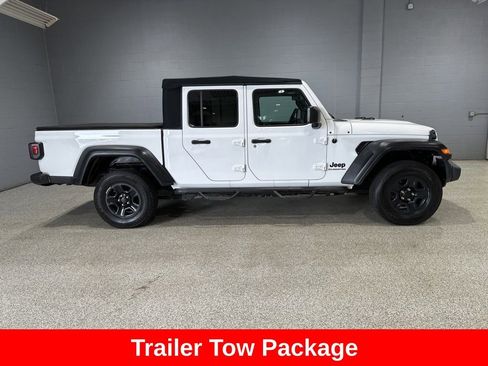 Used 2020 Jeep Gladiator Sport w/ Quick Order Package 24S AWD/4WD image 4